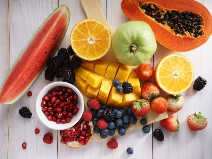 BEST FRUITS TO EAT:BY DOCTORS, RECOMMENDATIONS AND 4 BOOKS BY AMAZON