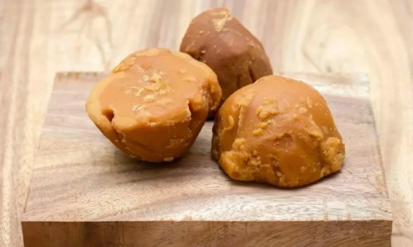 Gurr: (Jaggery) Uses, & Nutritional Value