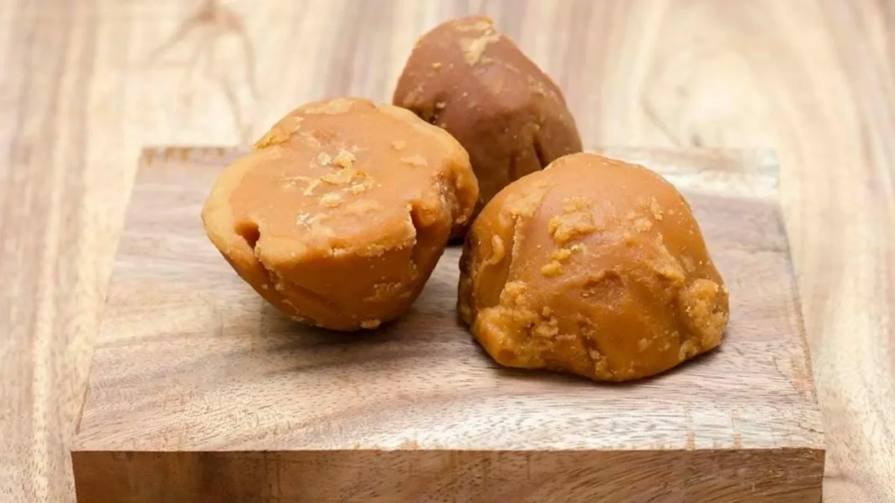 Gurr: (Jaggery) Uses, & Nutritional Value